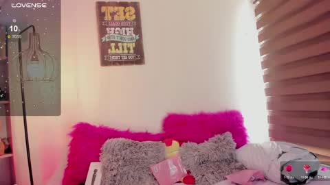 Snapshot of emma_soffia_ chatting on 04.18.26 EMMA online show from 04.18.26