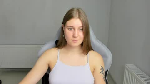 Snapshot of emma_sweettyy chatting on 07.09.26 Emma online show from 07.09.26