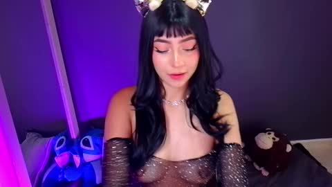 Emma web online show from 12.22.25