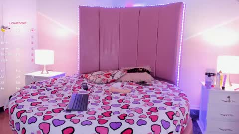 Snapshot of emma_whitee_ chatting on 01.15.25 emma_whitee_ online show from 01.15.25