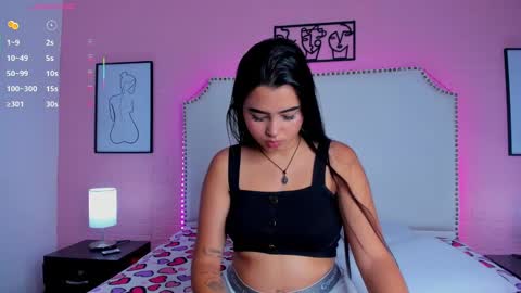 Snapshot of emma_whitee_ chatting on 09.13.25 emma_whitee_ online show from 09.13.25