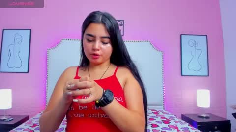 Snapshot of emma_whitee_ chatting on 11.15.25 emma_whitee_ online show from 11.15.25