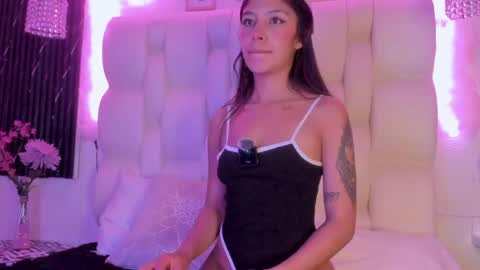 emmaa00_ online show from 04.14.26