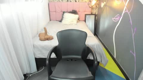 Emma Evans online show from 01.24.25