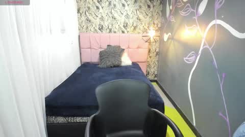 Emma Evans online show from 02.15.25
