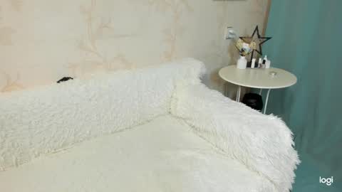 Emma 31487 online show from 01.20.25