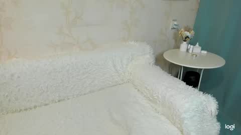 Emma 31487 online show from 02.02.25