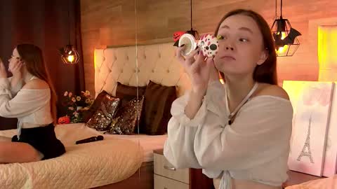 EmmaCamm online show from 10.28.25