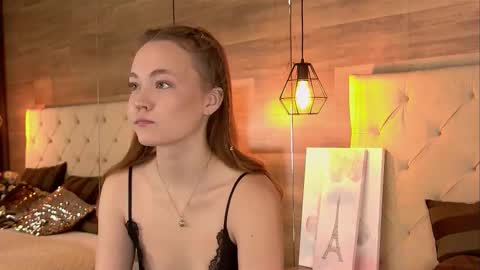 EmmaCamm online show from 11.18.25