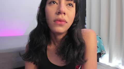 emmaclark_1 online show from 05.25.26