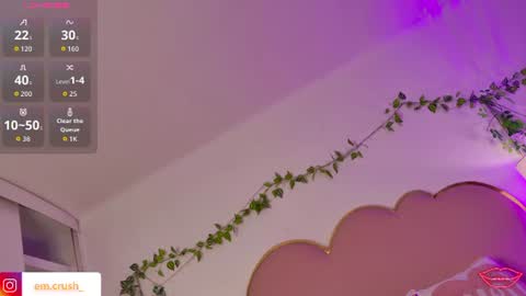 Snapshot of emmacrush chatting on 06.10.26 Welcome Im yosein Your love is my passion activate it with your tips and enjoy with me online show from 06.10.26
