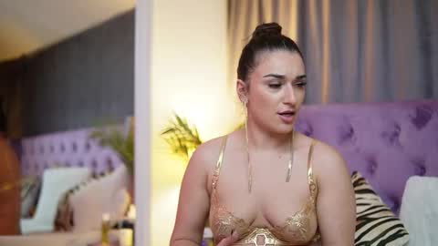 Snapshot of emmadallas chatting on 10.31.25 Emma online show from 10.31.25