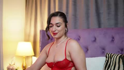 Snapshot of emmadallas chatting on 12.13.25 Emma online show from 12.13.25