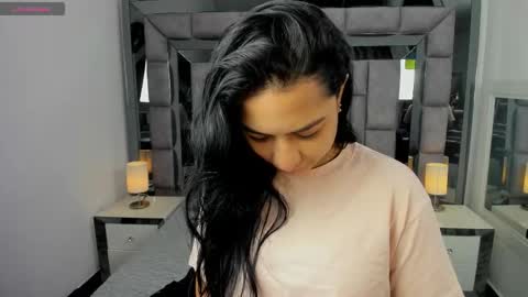 EMMA HILL online show from 03.12.26