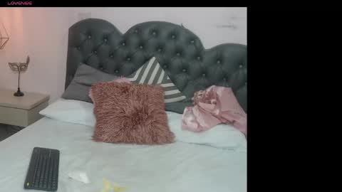 emmalozano online show from 04.18.26