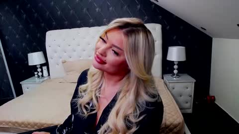 Emma Mavis online show from 02.24.25