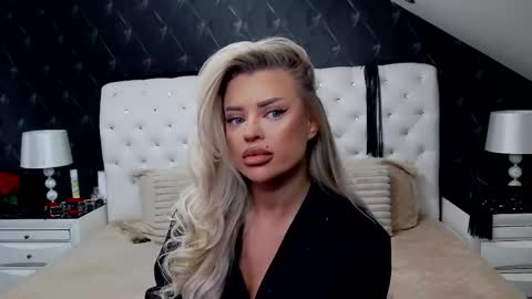 Emma Mavis online show from 02.12.26