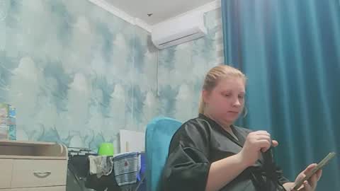 emmamelody online show from 10.10.25