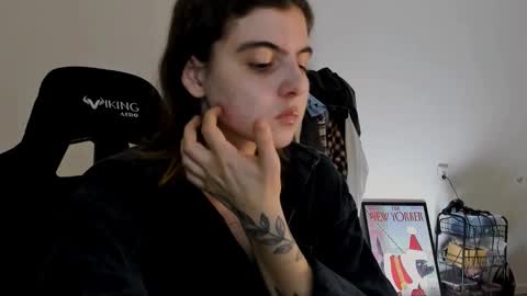 Snapshot of emmamon chatting on 12.20.24 Emma online show from 12.20.24