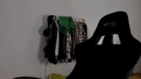 Snapshot of emmamon chatting on 12.22.24 Emma online show from 12.22.24