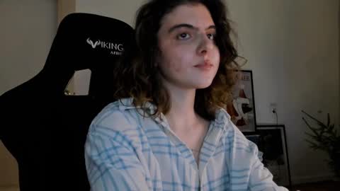 Snapshot of emmamon chatting on 12.25.24 Emma online show from 12.25.24