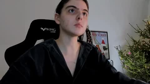 Snapshot of emmamon chatting on 12.26.24 Emma online show from 12.26.24