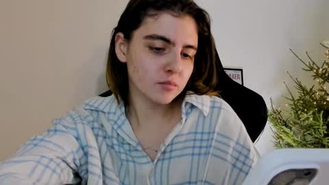 Snapshot of emmamon chatting on 12.30.24 Emma online show from 12.30.24