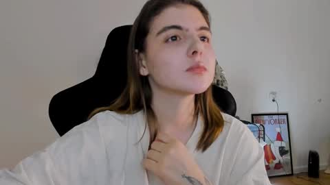 Snapshot of emmamon chatting on 01.26.25 Emma online show from 01.26.25