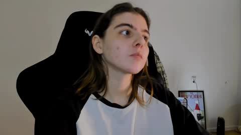 Snapshot of emmamon chatting on 01.30.25 Emma online show from 01.30.25