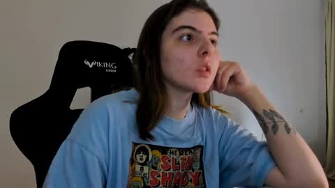 Snapshot of emmamon chatting on 03.04.25 Emma online show from 03.04.25