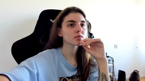 Snapshot of emmamon chatting on 09.25.25 Emma online show from 09.25.25