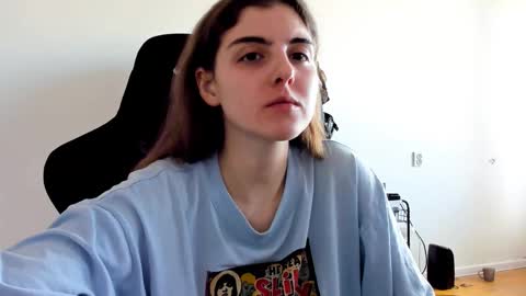 Snapshot of emmamon chatting on 09.28.25 Emma online show from 09.28.25