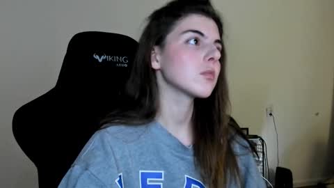 Snapshot of emmamon chatting on 11.12.25 Emma online show from 11.12.25