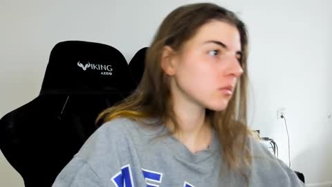 Snapshot of emmamon chatting on 11.13.25 Emma online show from 11.13.25