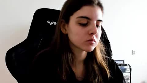 Snapshot of emmamon chatting on 02.10.26 Emma online show from 02.10.26