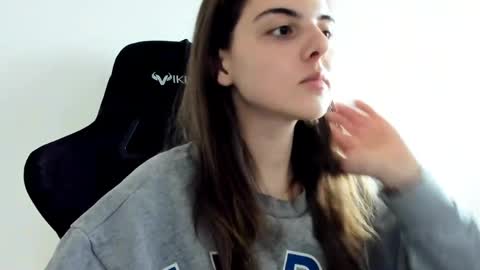 Snapshot of emmamon chatting on 04.03.26 Emma online show from 04.03.26