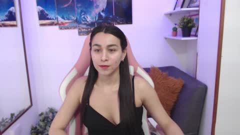 Snapshot of emmamyers_ chatting on 03.09.25 Emma  online show from 03.09.25