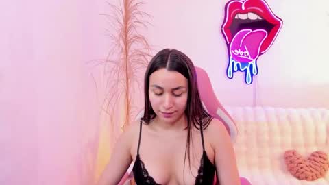 Snapshot of emmamyers_ chatting on 10.14.25 Emma  online show from 10.14.25