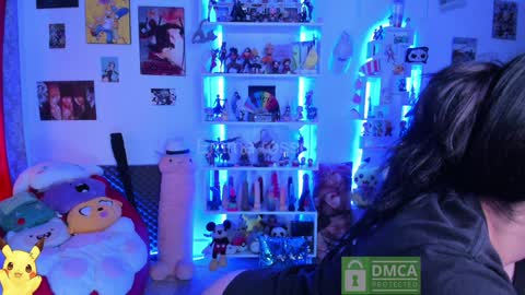 Snapshot of emmarosse11 chatting on 12.17.24 Emma online show from 12.17.24