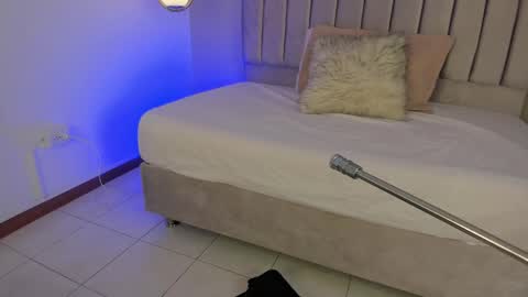 Emily online show from 10.10.25