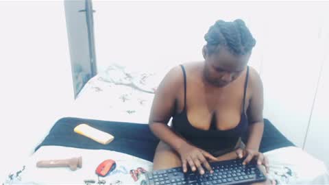 Emmy Lilly and Sam online show from 01.07.25