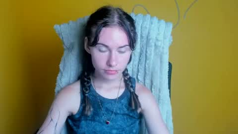 Snapshot of emmi_rossum chatting on 06.24.26 Emmi online show from 06.24.26