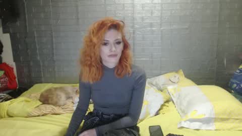 Emmily000 online show from 01.01.25