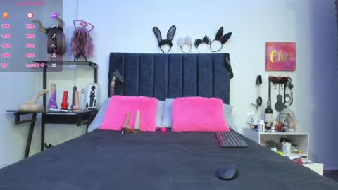 Snapshot of emmily_giraldo chatting on 02.05.25 online show from 02.05.25