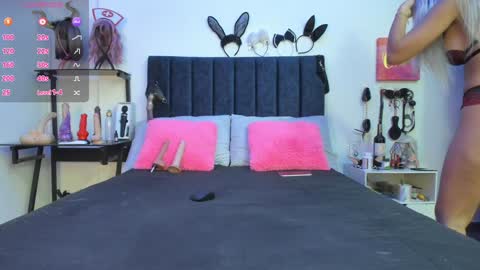 Snapshot of emmily_giraldo chatting on 02.07.25 online show from 02.07.25