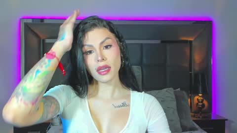 Snapshot of emmilysantibanez chatting on 12.09.24 Emmily Santibaez online show from 12.09.24