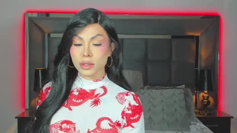 Snapshot of emmilysantibanez chatting on 12.10.24 Emmily Santibaez online show from 12.10.24