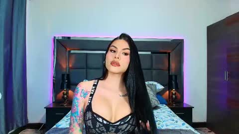 Snapshot of emmilysantibanez chatting on 03.09.25 Emmily Santibaez online show from 03.09.25