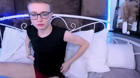 Snapshot of emmit_barker chatting on 02.07.26 Emmit online show from 02.07.26