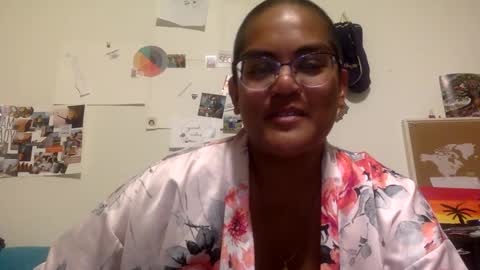 Snapshot of emmmers48 chatting on 02.11.25 Emms online show from 02.11.25